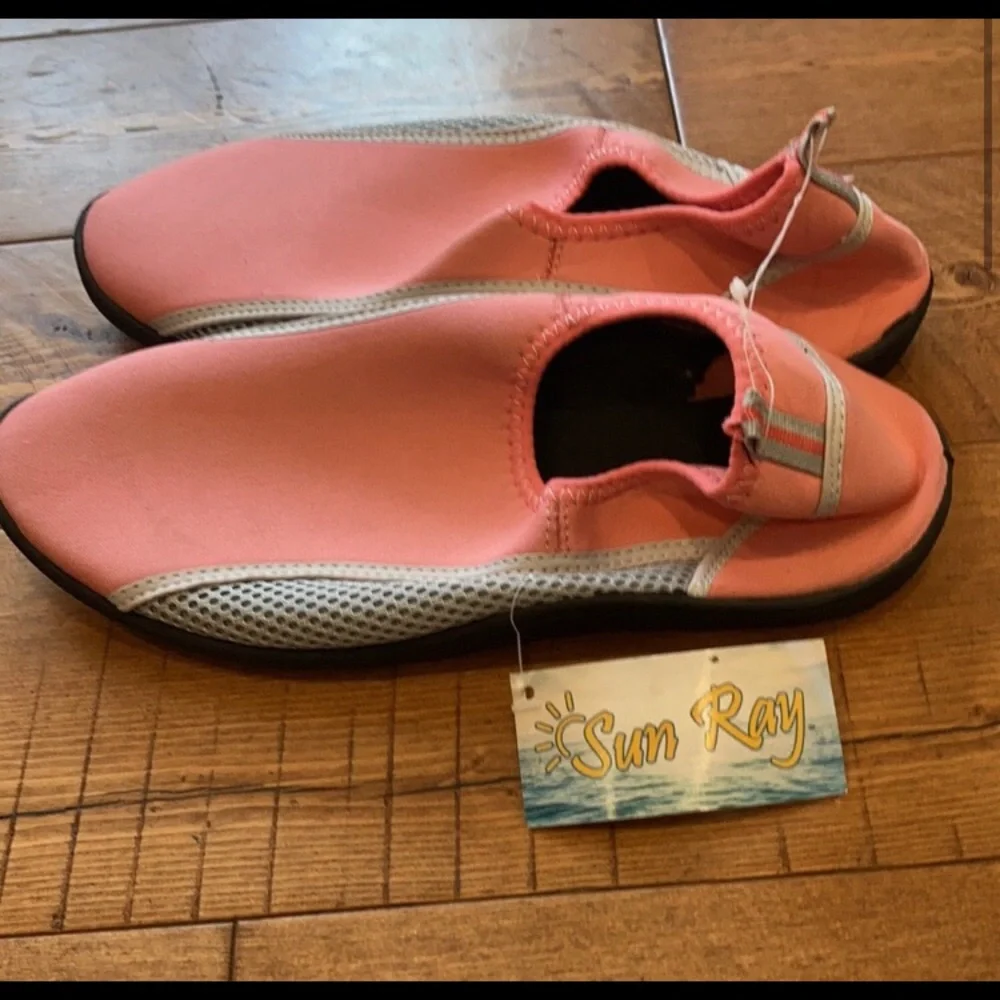 🔥Women’s Water Shoes - Picture 1 of 3